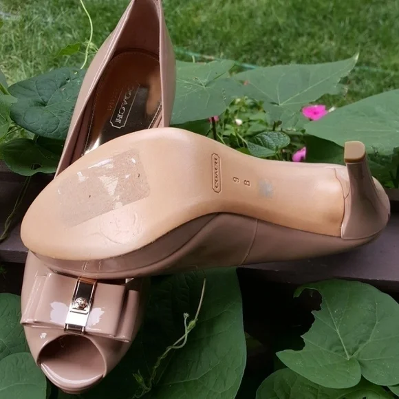 COACH 1941 patent leather heels